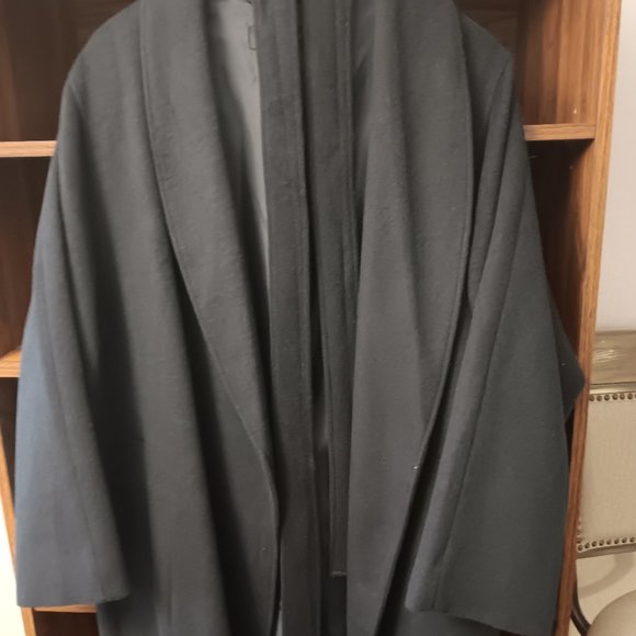 Coat - Picture 2 of 4